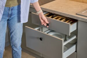 replacing kitchen cabinets